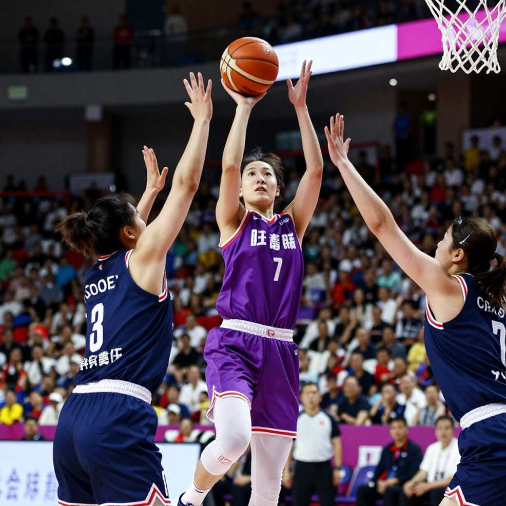 Bản đồ dữ liệu V-League mùa chuyển nhượng: Khi tiếng ồn át tín hiệu, và những con số biết nổi loạn