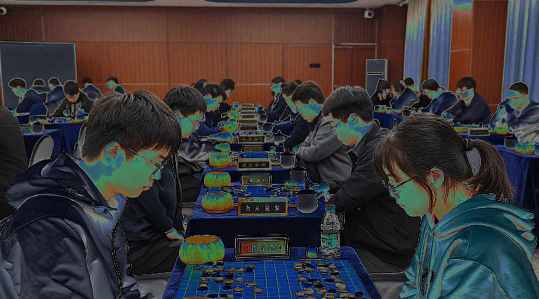 Khi tiêu đề nói về Bobby Fischer, nội dung lại dạy hóa giải khai cuộc Scotch