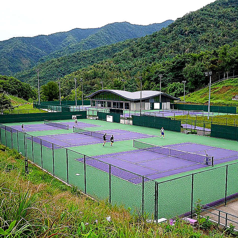 Trang giấy trắng giữa làng tennis: khi bản phân tích chín tầng được dựng từ hư không