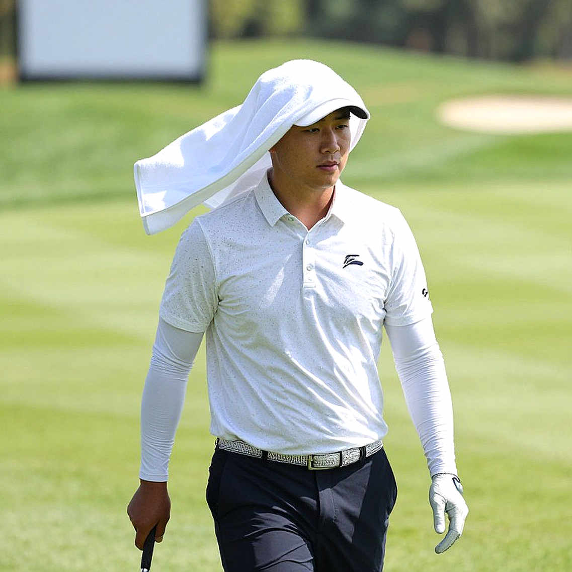Tám ô trống và một cờ đỏ: Khi quy trình phân tích golf từ chối bịa dữ liệu