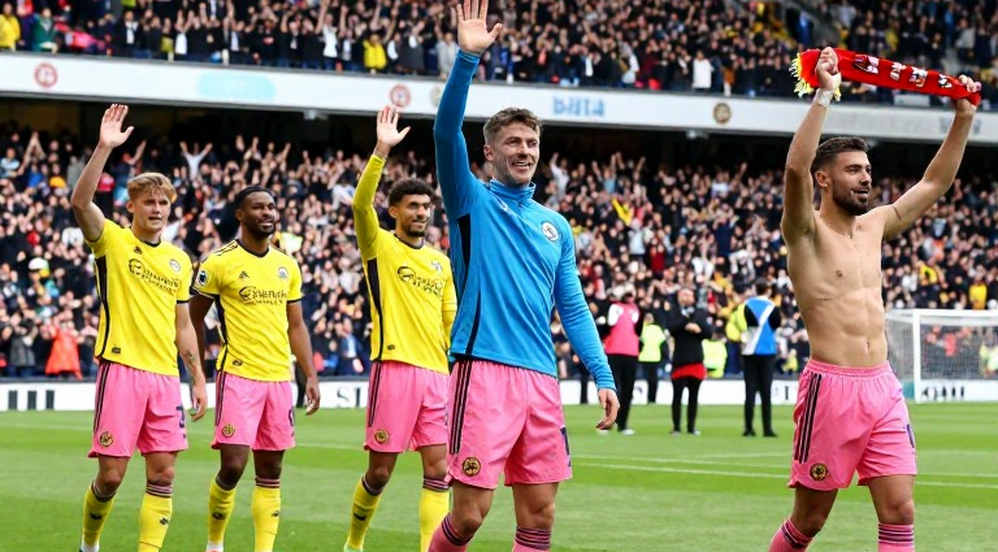 Hai cánh cửa đóng sập trước giờ bóng lăn: Persiku Kudus trả giá cho một trận derby trên sân mượn